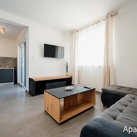 Apartment Tia